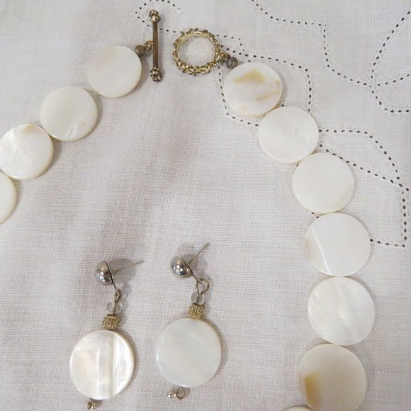 Mother of Pearl Abalone Necklace and Earrings - Picture 2 of 4